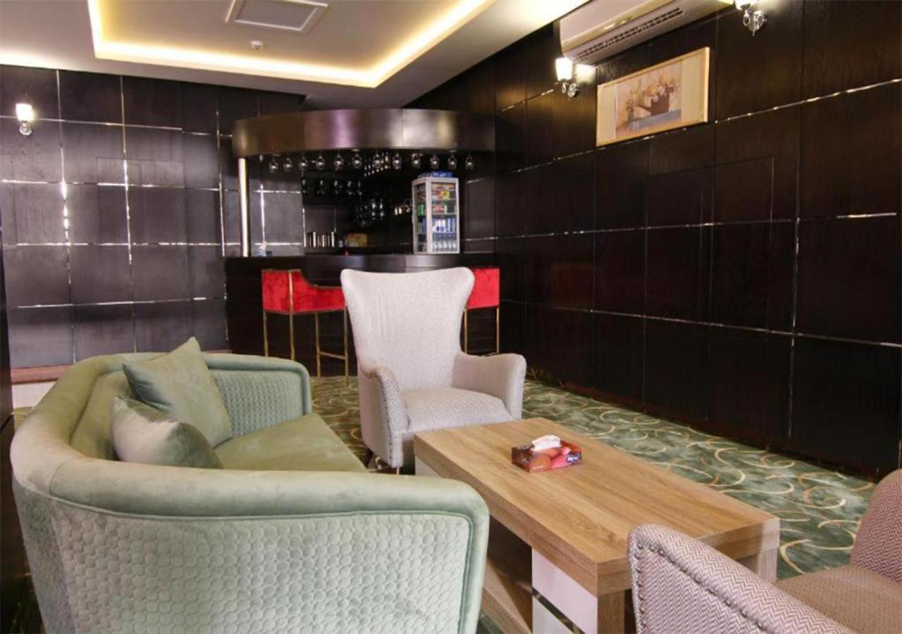 هذا منزلى الحمراء Riyadh Bagian luar foto